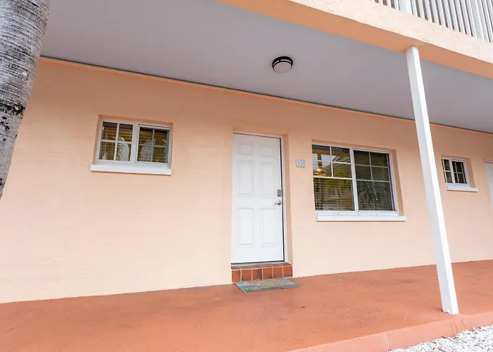 Gorgeous Coastal Barefoot Indian Shore Clearwater Beach